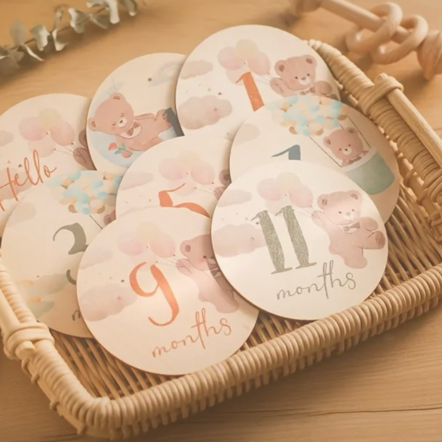 Cofanetto con Cards Complimese in Legno – Set Regalo Neonato per Foto dei 12 Mesi